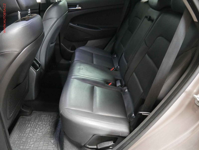 Hyundai Tucson (2016) 2.0, ČR, STK8/28 - fotka 10 z 22
