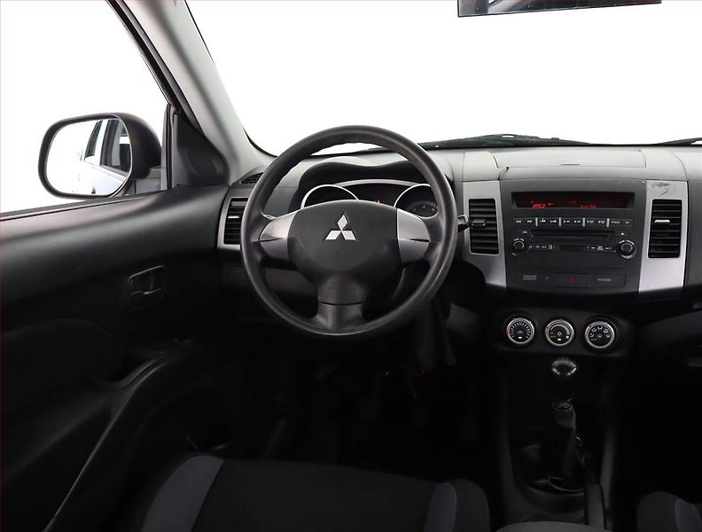 Mitsubishi Outlander (2009) 2.4 MIVEC, po STK, jezdí dobře - fotka 7 z 16