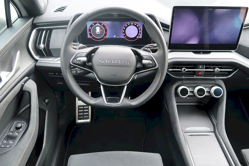 Škoda Kodiaq (2025) SPORTLINE 7 míst 2.0 TDI 142 k - fotka 25 z 29