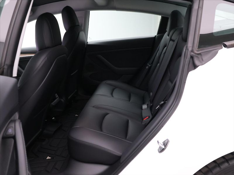 Tesla Model 3 Long Range 79kWh AWD sOH 93,3% - fotka 15 z 31