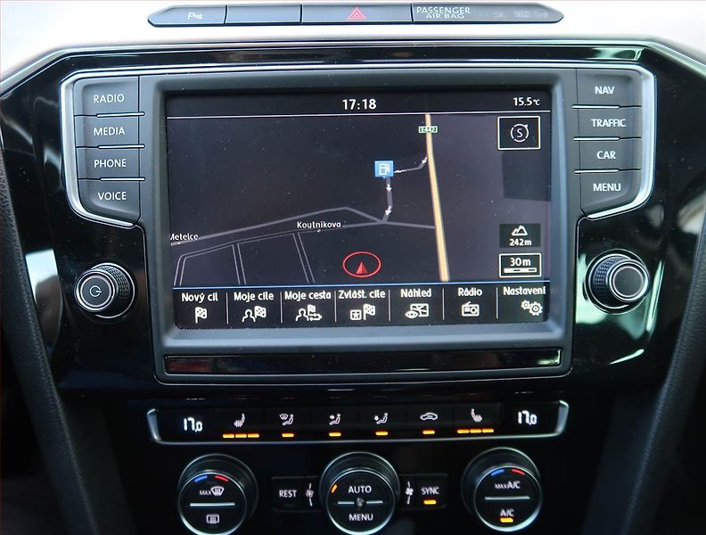Volkswagen Passat (2015) Highline 1.6 TDI, Automat - fotka 16 z 19