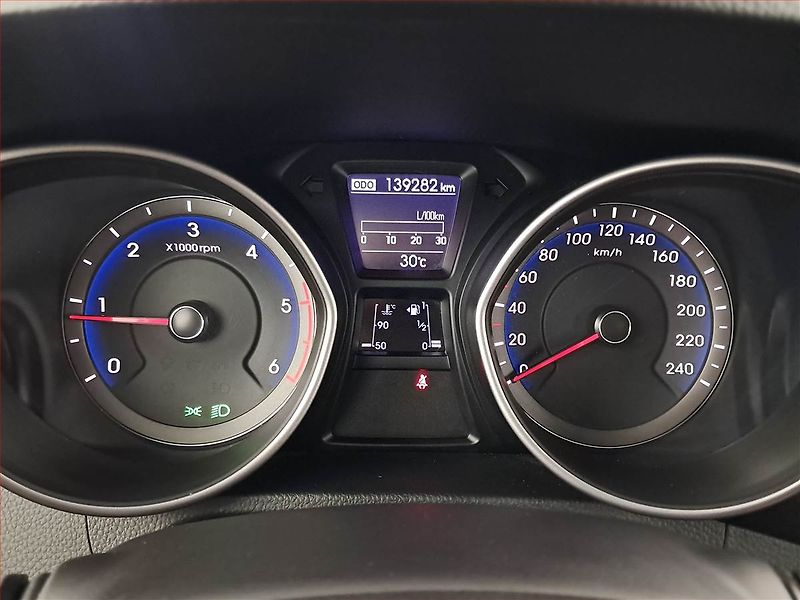 Hyundai i30 (2014) Trikolor Plus 1.6 CRDi - fotka 11 z 16