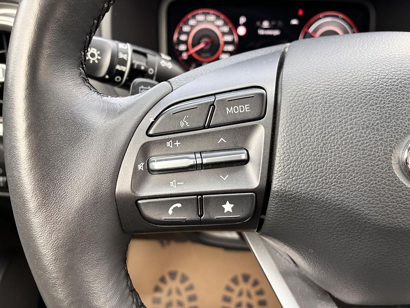 Hyundai Kona 65kWh-150KW POWER REZERVACE - fotka 35 z 45
