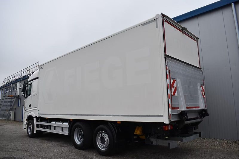 Mercedes-Benz Actros 2548 6x2 prachotěsná skříň - fotka 7 z 18