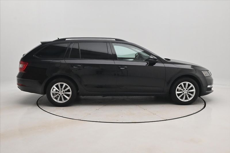 Škoda Octavia 2,0 TDI 110kW Tažné DSG Záruka - fotka 4 z 29