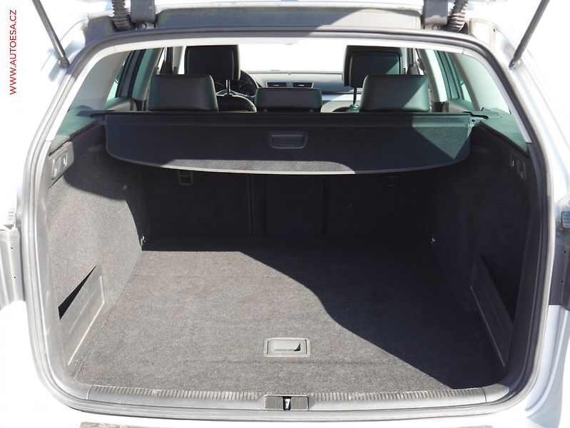 Volkswagen Passat (2012) 2.0TDi, ČR, Highline, DSG - fotka 7 z 17