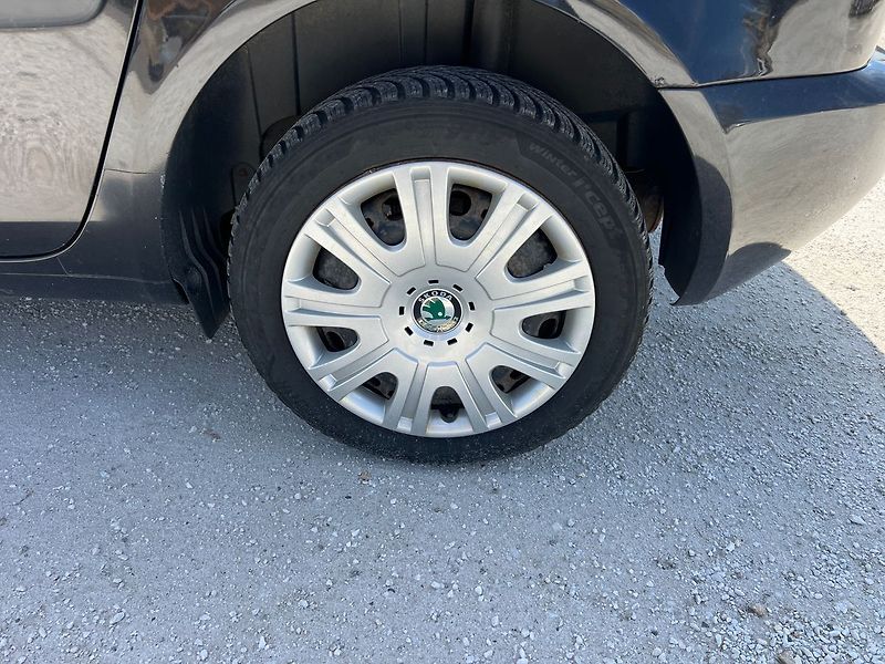 Škoda Roomster 1.6 i - fotka 15 z 15