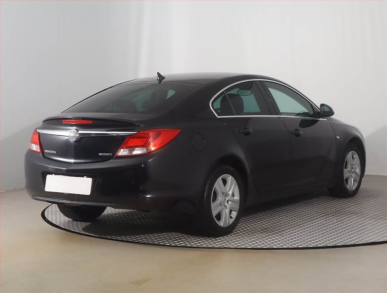Opel Insignia (2011) 1.4 Turbo, Navi, Tempomat - fotka 5 z 14