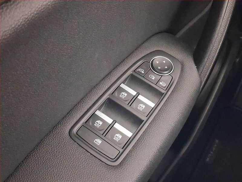 Renault Captur (2023) 1.3 TCe, ČR,1.maj, Serv.kniha - fotka 20 z 22