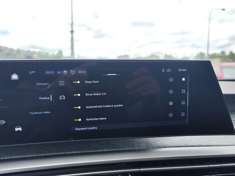 Peugeot 3008 1.2 hybrid/145kW GT e-DCS6 - fotka 22 z 40
