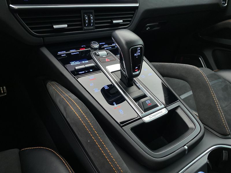 Porsche Cayenne GTS 4.0 V8 4x4 AUT CZ Záruka - fotka 28 z 72