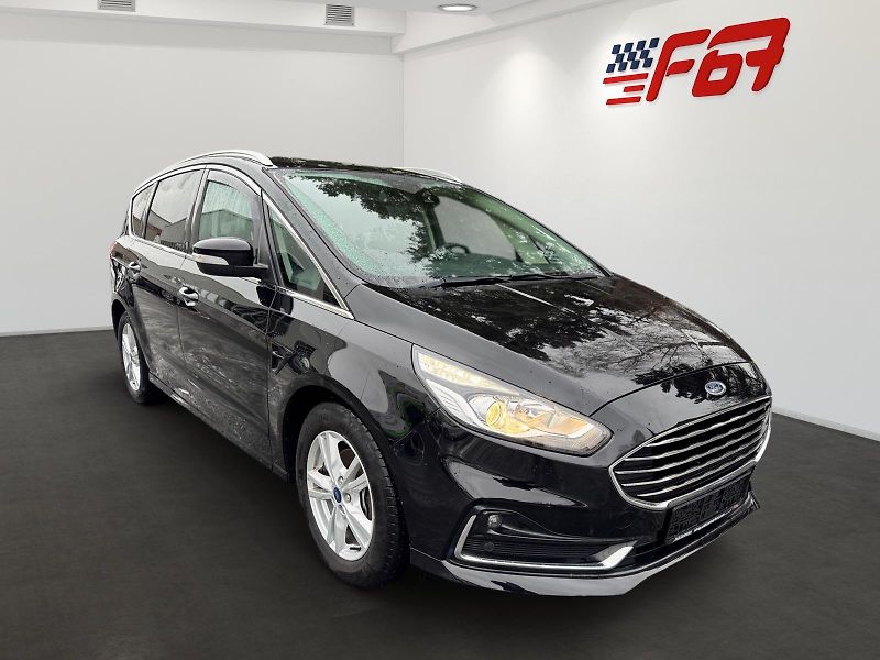 Ford S-MAX (2020) Titanium 2.0 EcoBlue 110kW - fotka 2 z 15