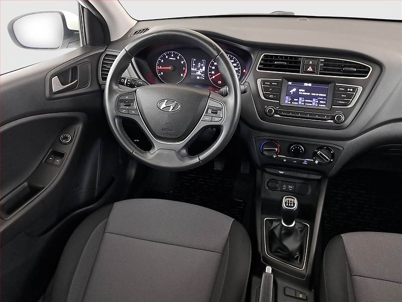 Hyundai i20 (2018) 1.2, Serv.kniha - fotka 7 z 16
