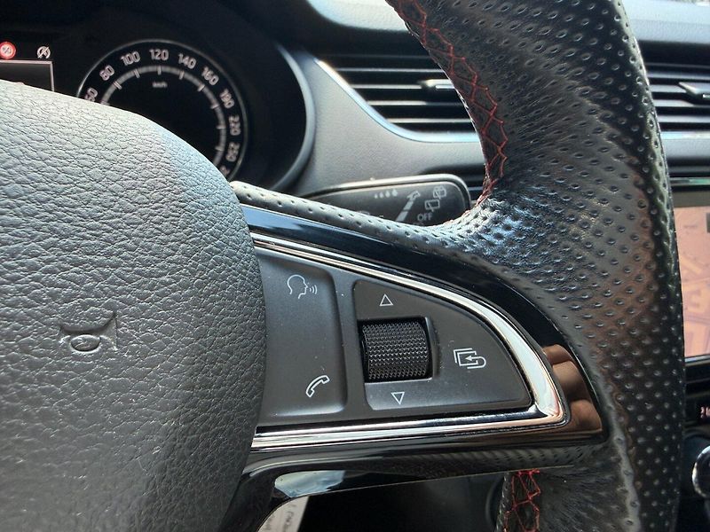 Škoda Octavia (2014) RS 2.0 TDI 135 kW - fotka 23 z 28