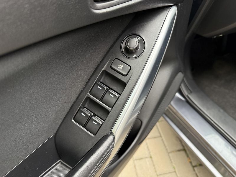 Mazda 6 2.5 Sports-Line AUTOMAT - fotka 28 z 35