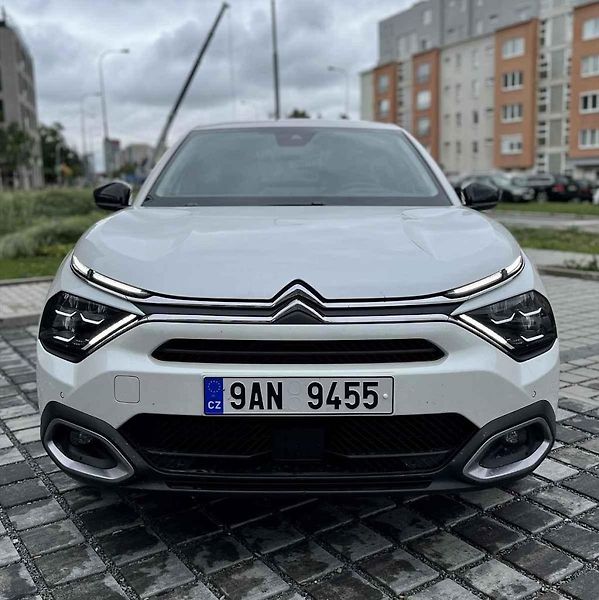 Citroën C4 X.