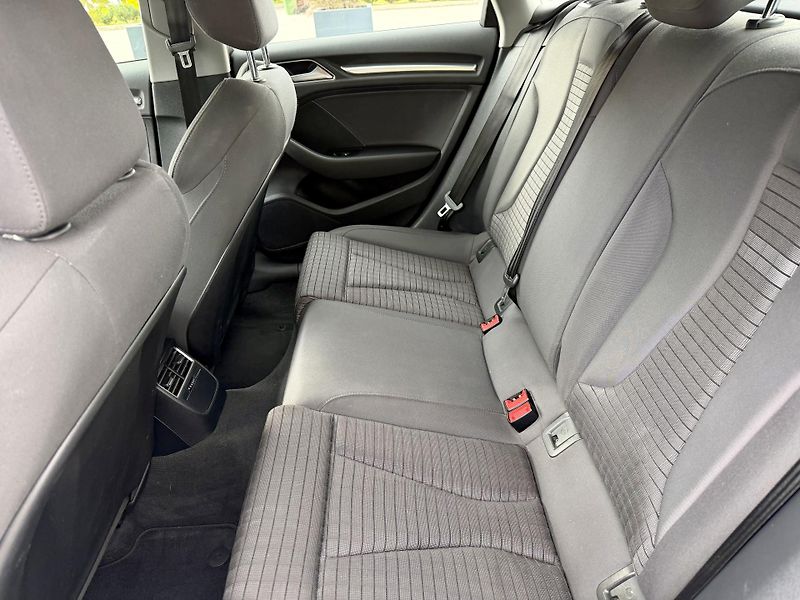Audi A3 (2018) 1.0 TFSI Sport - fotka 16 z 19