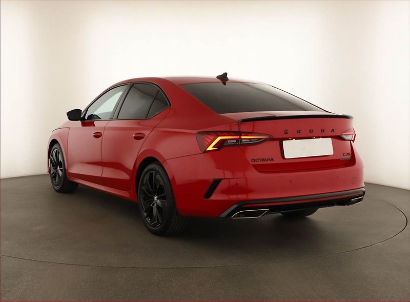 Škoda Octavia (2022) RS 2.0 TSI - fotka 4 z 16