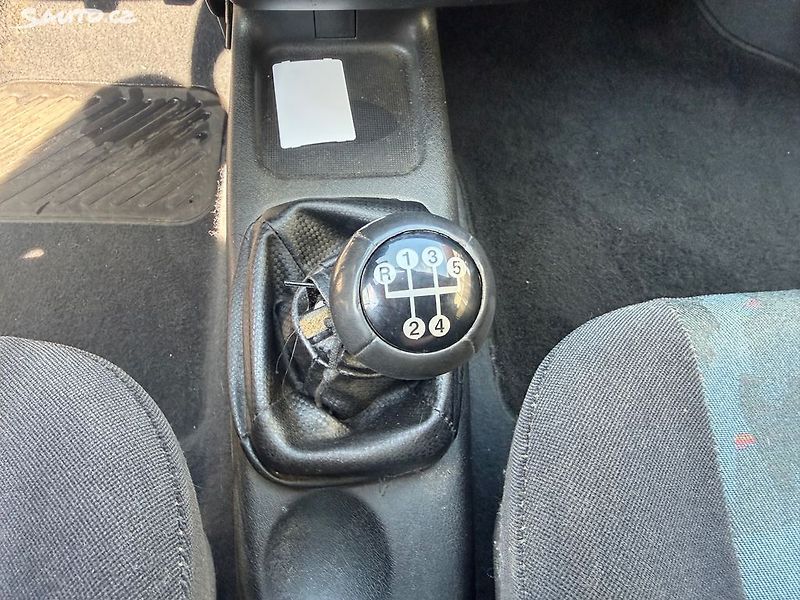 Opel Corsa (2001) 1.0i, 40kw 155t. KM! - fotka 18 z 19