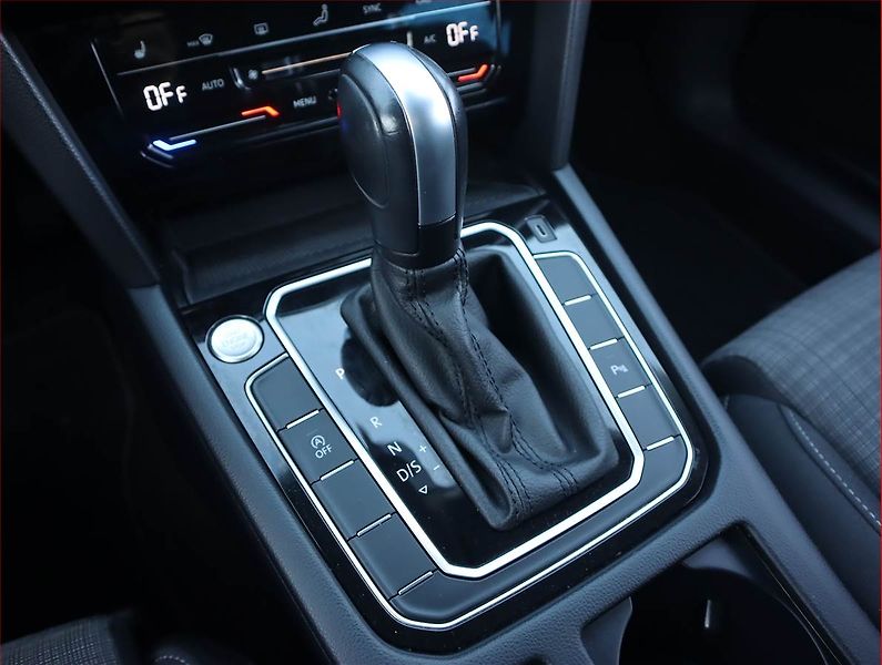 Volkswagen Passat (2021) 2.0 TDI, Automat, Navi - fotka 13 z 21