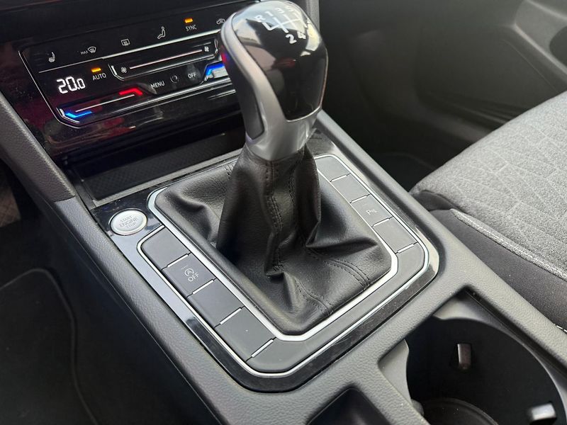 Volkswagen Passat Business 2.0 TDI 110 kW Varian - fotka 17 z 21