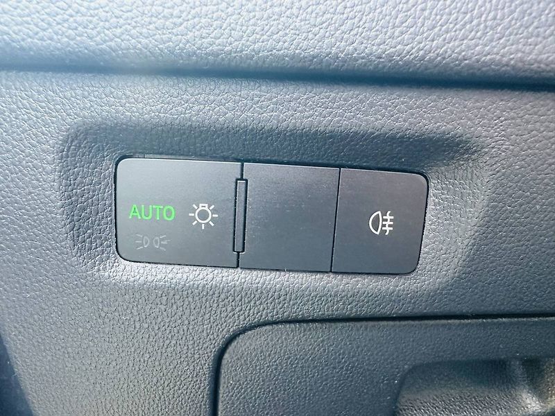 Škoda Octavia Combi Top Selection 2,0 TDI/11 - fotka 22 z 35