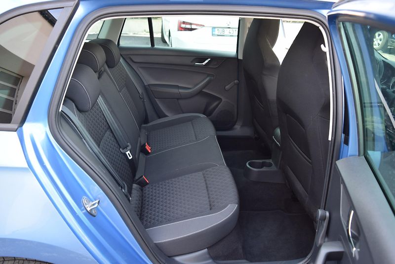 Škoda Rapid (2016) 1.2TSI 81kw AMBITION PANO OPS  - fotka 40 z 45