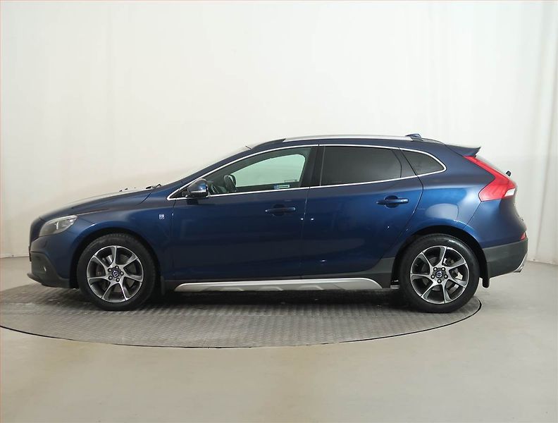 Volvo V40 (2014) 2.0 T4 AWD, 4X4, Automat - fotka 3 z 16