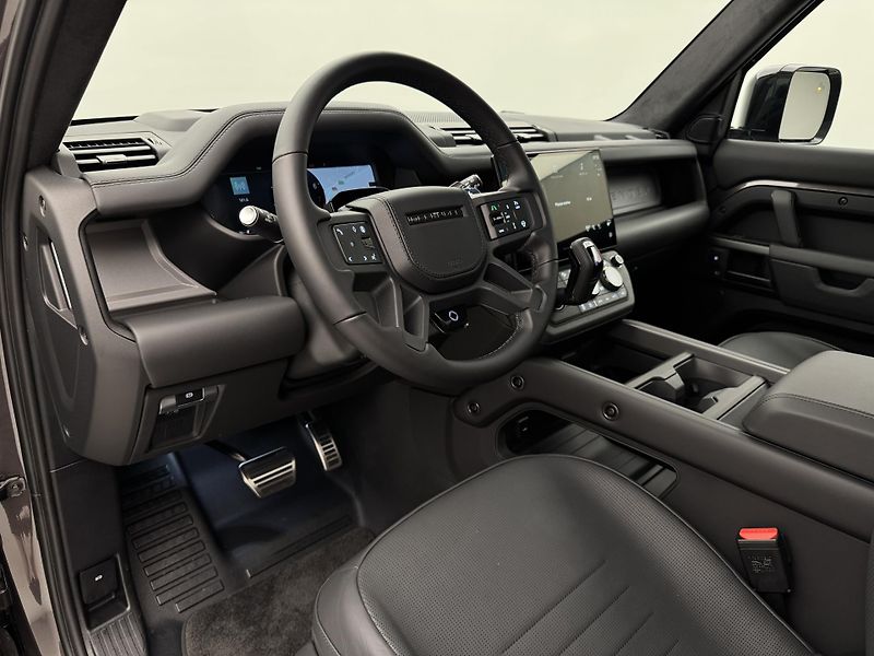 Land Rover Defender OCTA P635  - fotka 23 z 75