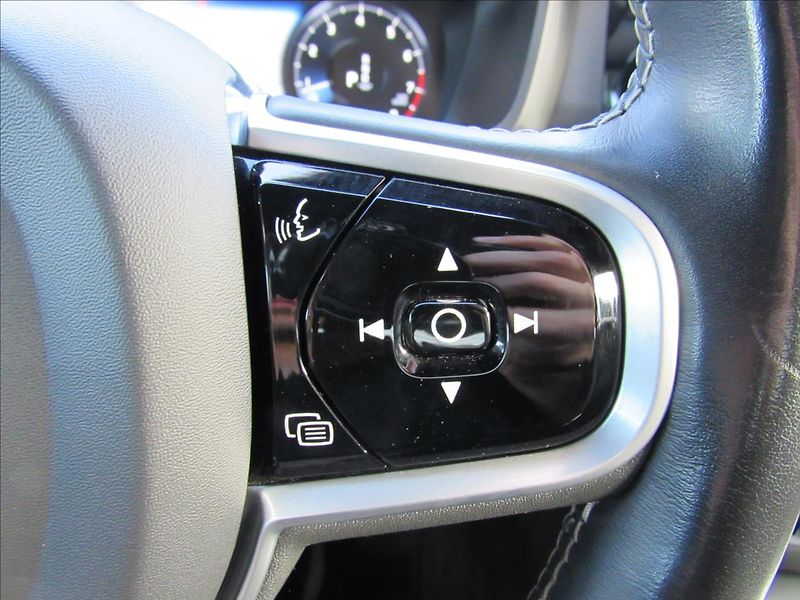 Volvo S60 2,0 B5 184kW AWD R-Design - fotka 26 z 34