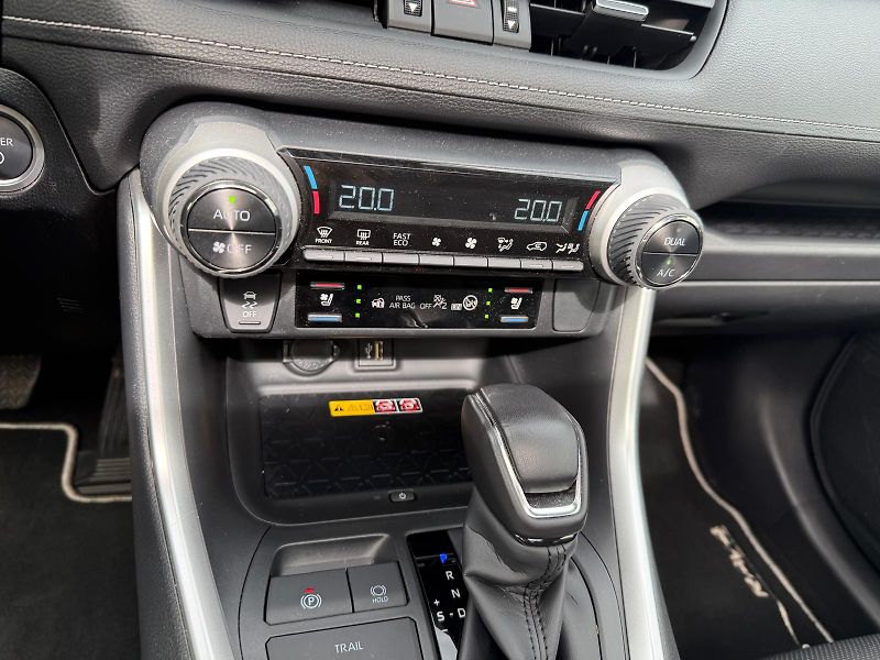 Toyota RAV4 2.5 HSD e-CVT AWD Executive Sk - fotka 21 z 30