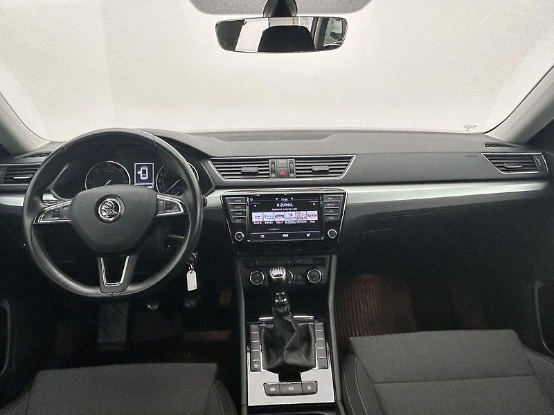 Škoda Superb 2.0 TDI Ambition - fotka 5 z 27
