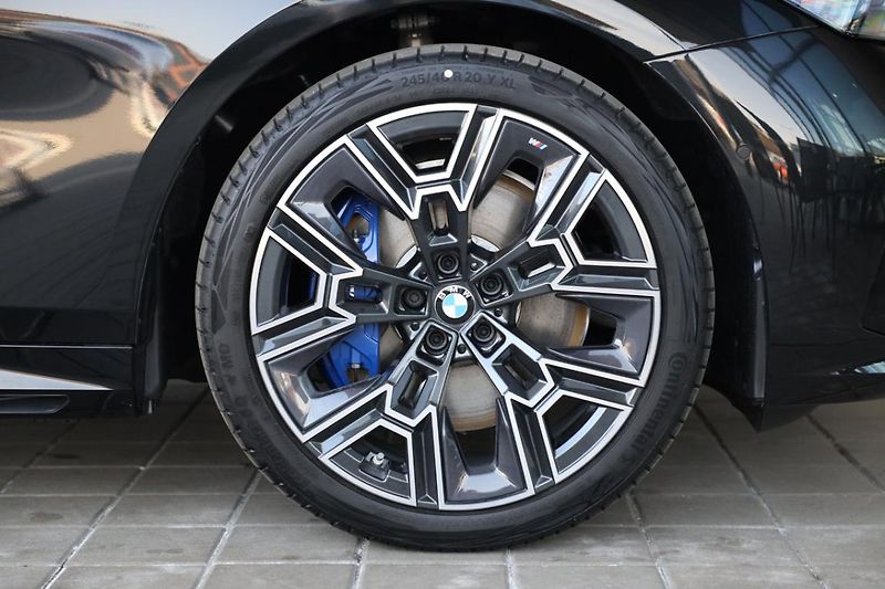 BMW Řada 5 540d xDrive Sedan - fotka 7 z 18