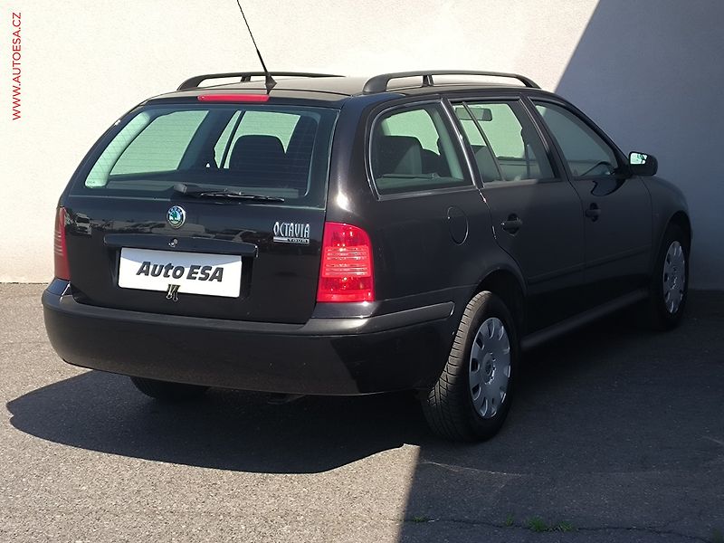 Škoda Octavia (2009) 1.6i, AC - fotka 4 z 14