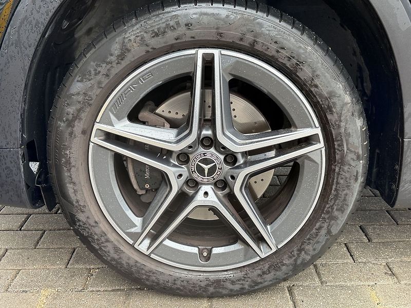 Mercedes-Benz GLB 200d 4MATIC - fotka 26 z 34