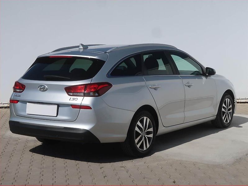 Hyundai i30 (2019) 1.6 CRDi, Tempomat - fotka 5 z 18