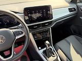 Volkswagen T-Roc 1,5 TSi/110kW LIFE - DSG,TZ,.. - náhled 36