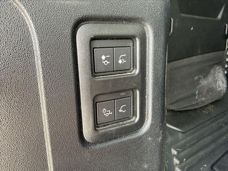 Land Rover Defender 2,0 110 S D200 - fotka 20 z 20