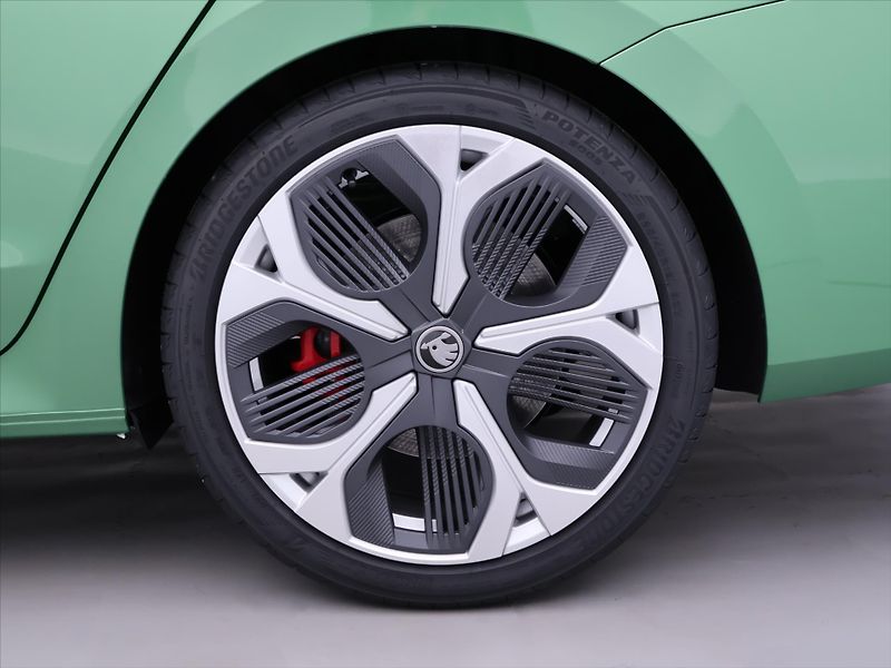 Škoda Octavia 2,0 TSI DSG RS DPH 1.maj CZ - fotka 36 z 43
