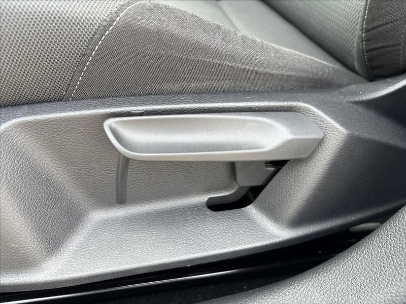 Volkswagen Golf 1,4 TSi AT Highline NAVI KAMER - fotka 11 z 47