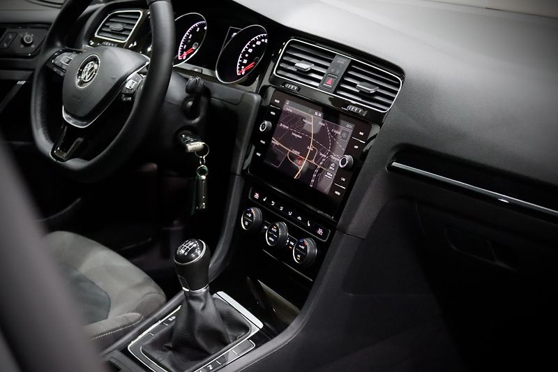 Volkswagen Golf Variant 7 FL 1.4 TSI 92 kW Highline - fotka 16 z 35