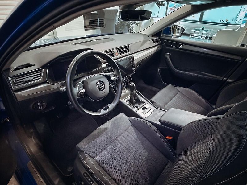 Škoda Superb 2.0 TDI 110kW Style Combi - fotka 8 z 30
