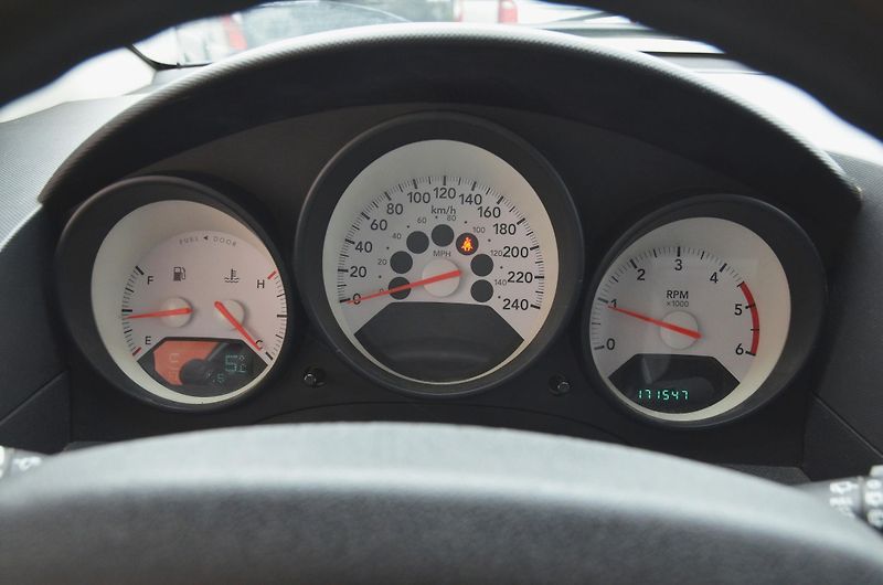 Dodge Caliber (2007) 2.0 CRD 103kW / ČR / TAŽNÉ - fotka 20 z 25