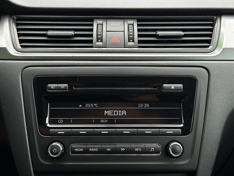 Škoda Rapid 1.2TSi Ambition PLUS 105PS Spa - fotka 20 z 30