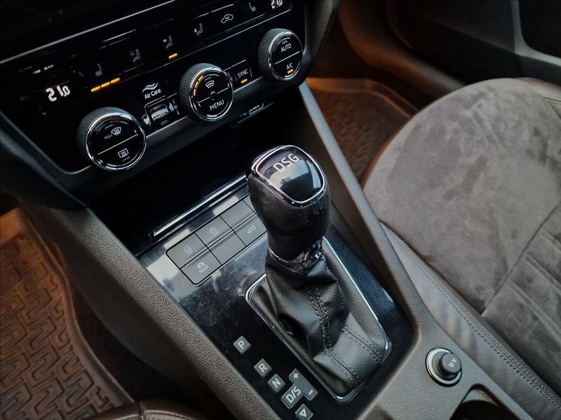 Škoda Octavia 2.0TDI 110kW DSG L&k, ČR, 1.Ma - fotka 34 z 50