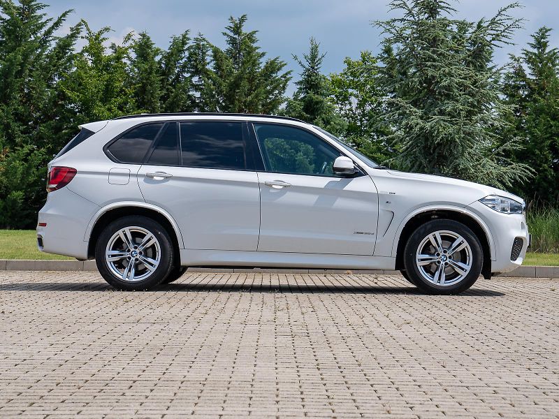 BMW X5 xDrive30d (F15) M Sport Paket - fotka 4 z 29