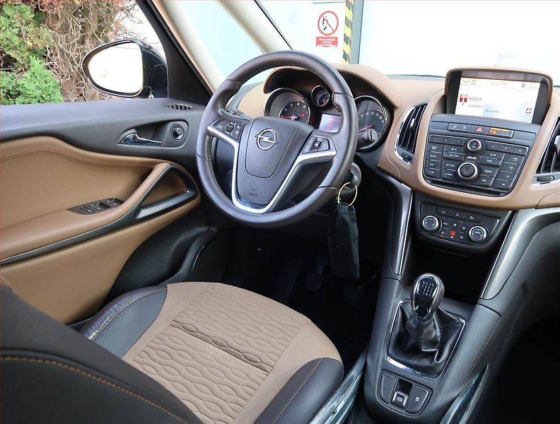Opel Zafira (2012) 1.4 Turbo, 7 míst, Navi - fotka 7 z 21