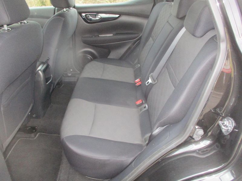 Nissan Qashqai 1.6DIG-T 120kW NAVI VÝHŘEV - fotka 39 z 43