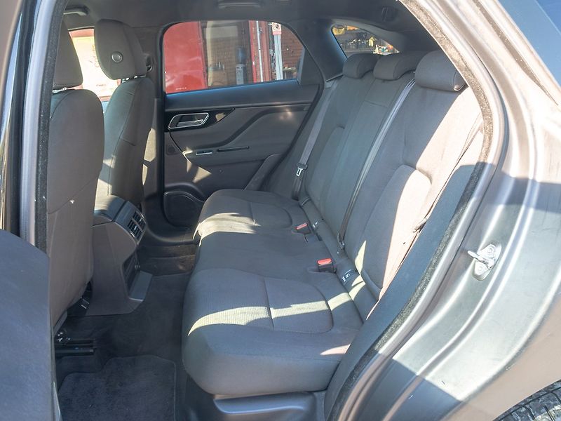 Jaguar F-Pace (2016) 2.0D 132KW – NAVIGACE - fotka 37 z 46