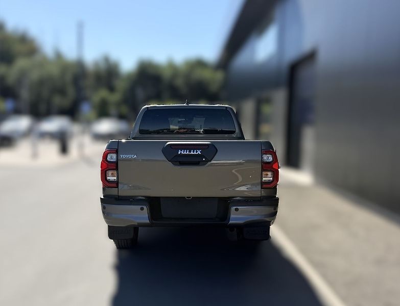 Toyota Hilux (2025) Invincible - fotka 4 z 6